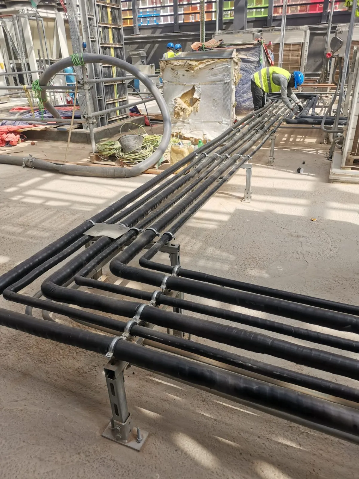 مشروع أنظمة التكييف والتبريد لمحطة مترو التخصصي – تقاطع طريق الملك عبدالله (حي العليا – الرياض 2025)