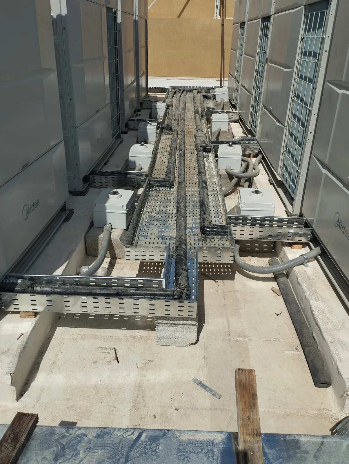 مشروع تمديد التكييف في السفارة التايلندية بمدينة الر ياض