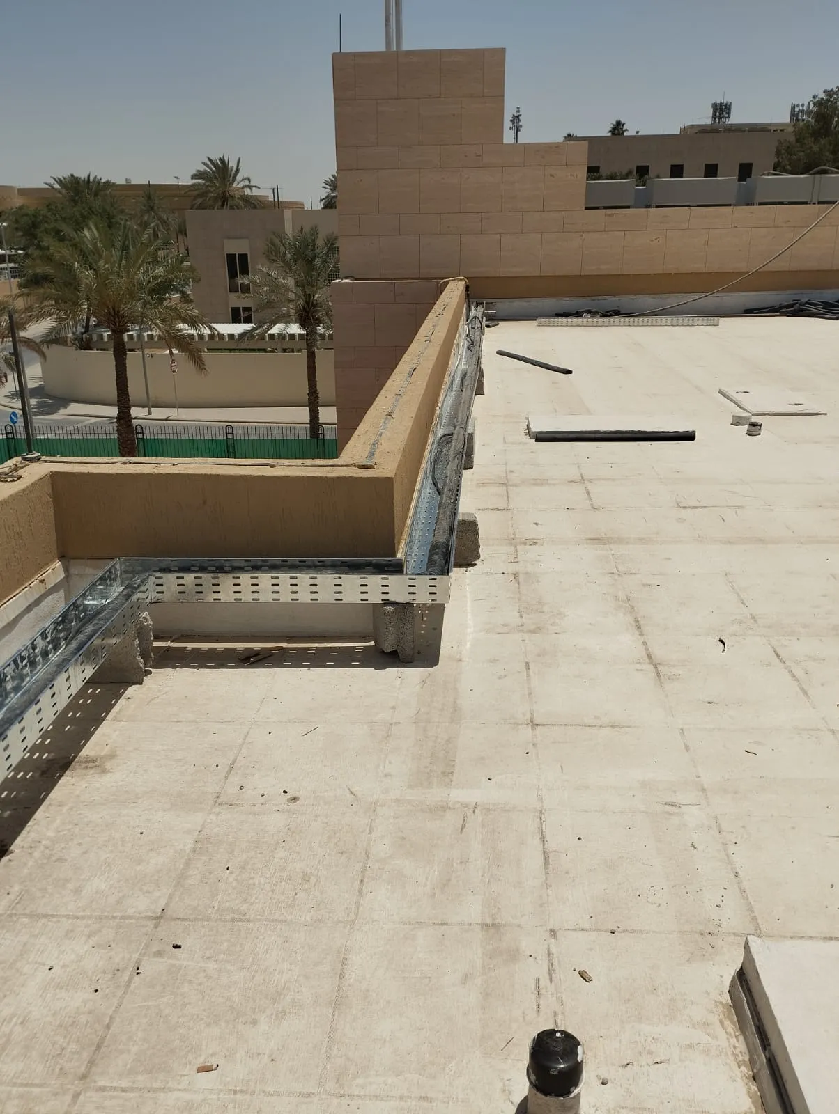 مشروع تمديد التكييف في السفارة التايلندية بمدينة الر ياض